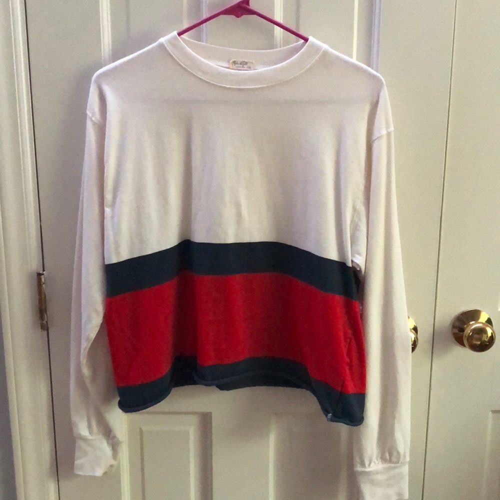 Brandy Melville Long sleeve slightly cropped